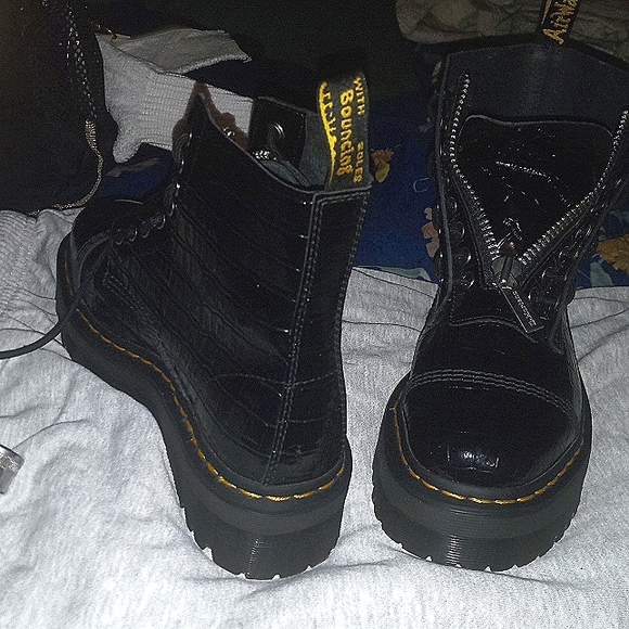 Dr. Martens | Shoes | Original Doc 